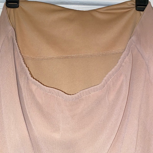 Formal dress - Picture 3 of 5